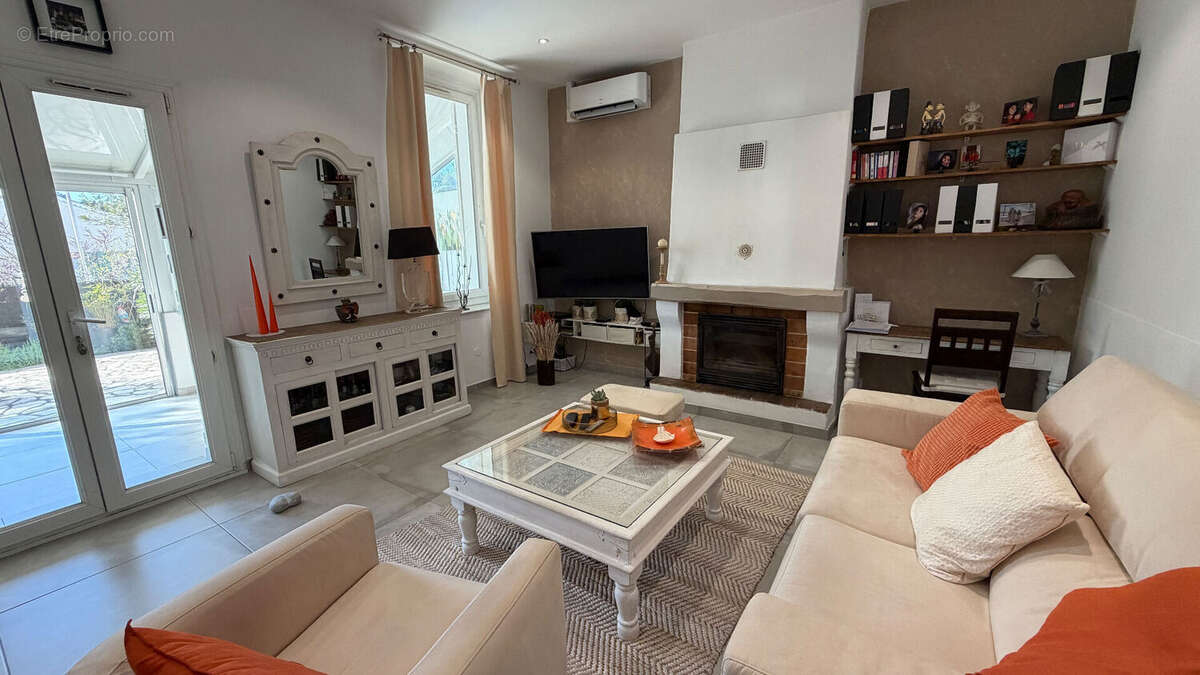 Appartement à LE CASTELLET