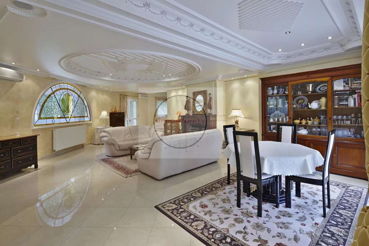 Maison à QUINCY-VOISINS