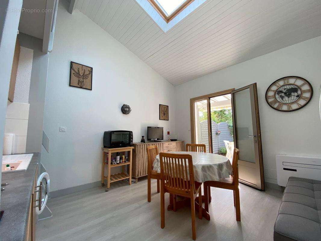 Maison à LES MATHES