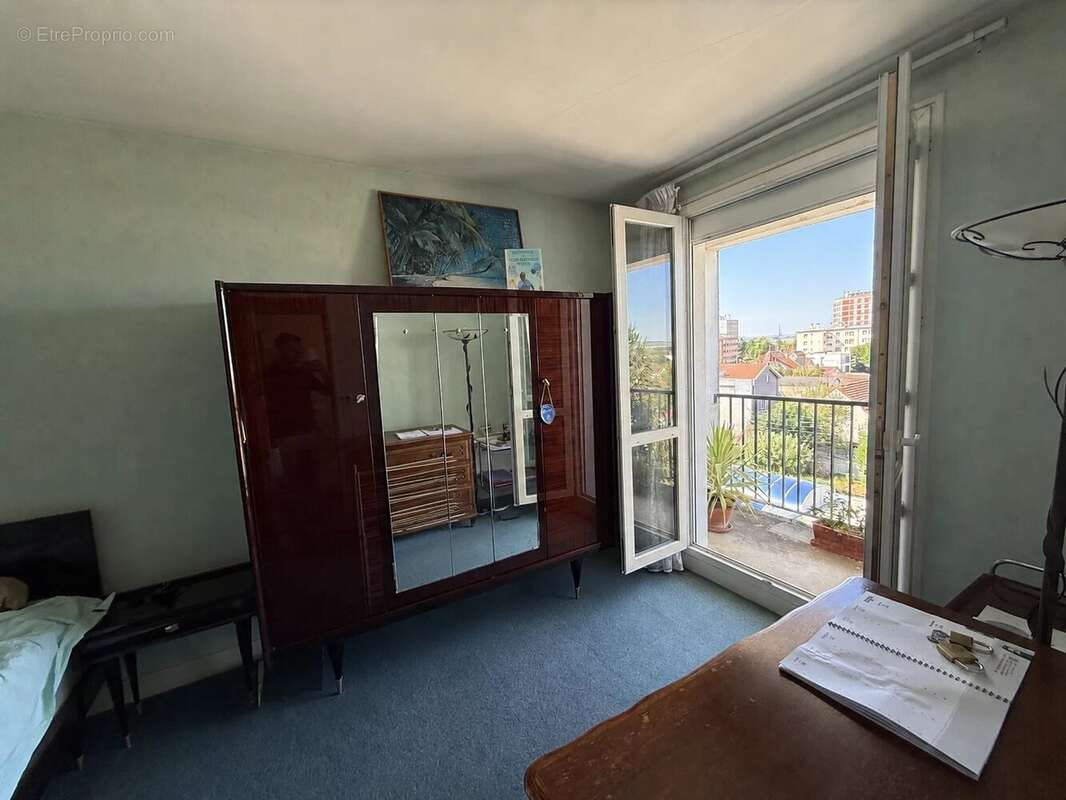 EXCLUSIVITE Appartement  type II SH 45 m² avec balcon, cave et PARKING - photo 3