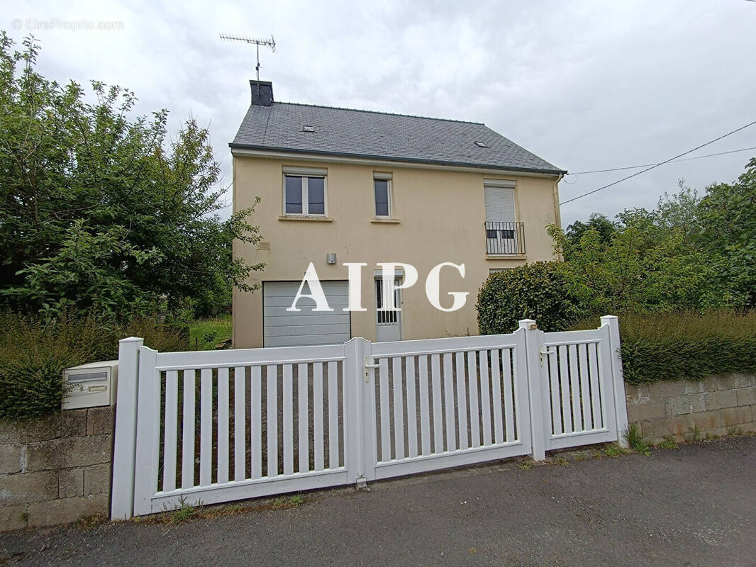 Maison à GOUAREC