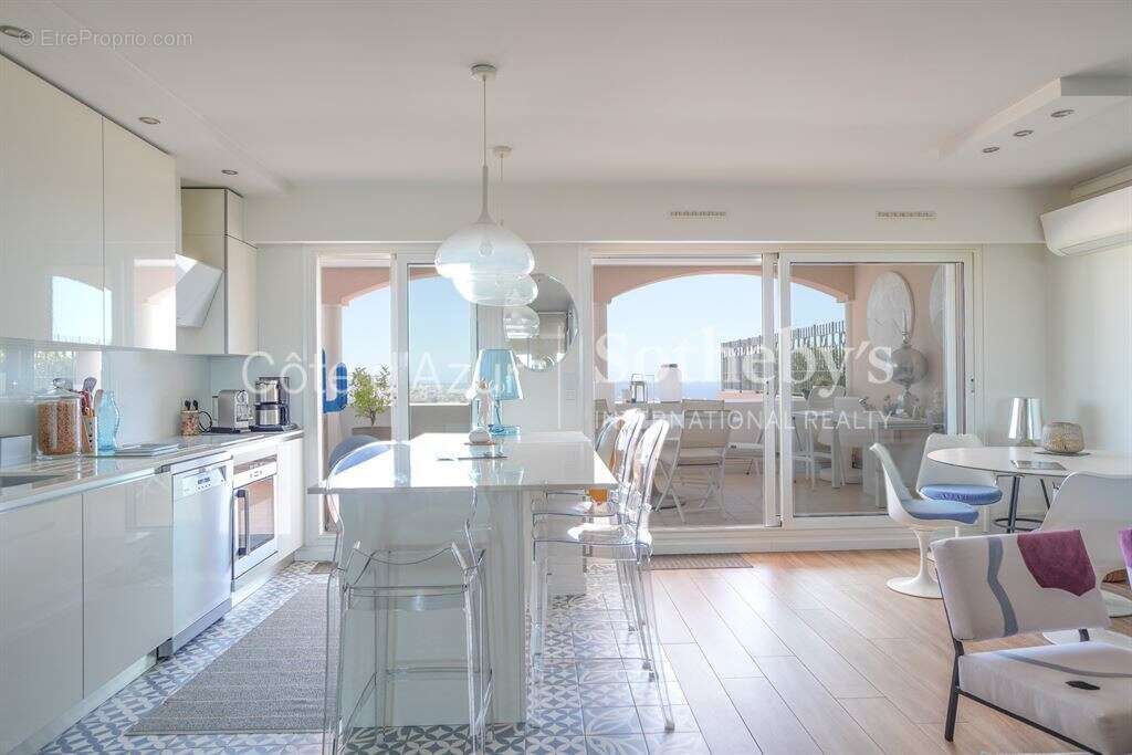 Appartement à MANDELIEU-LA-NAPOULE