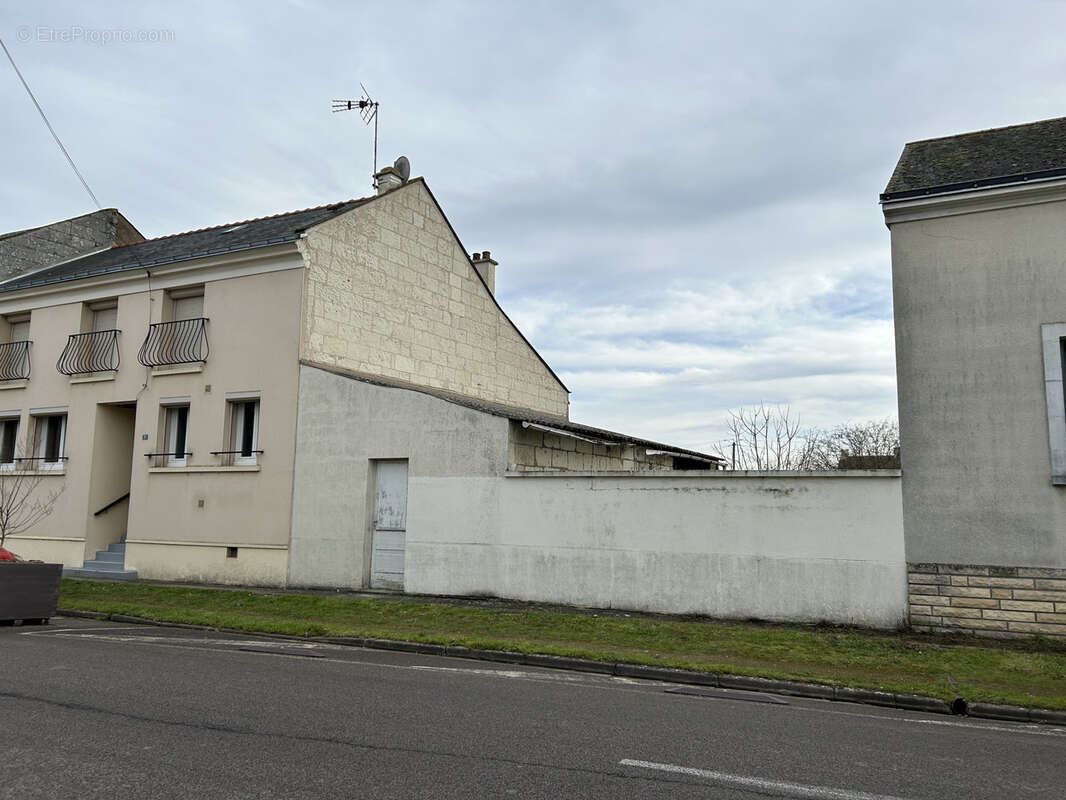 Maison à SAINT-JUST-SUR-DIVE