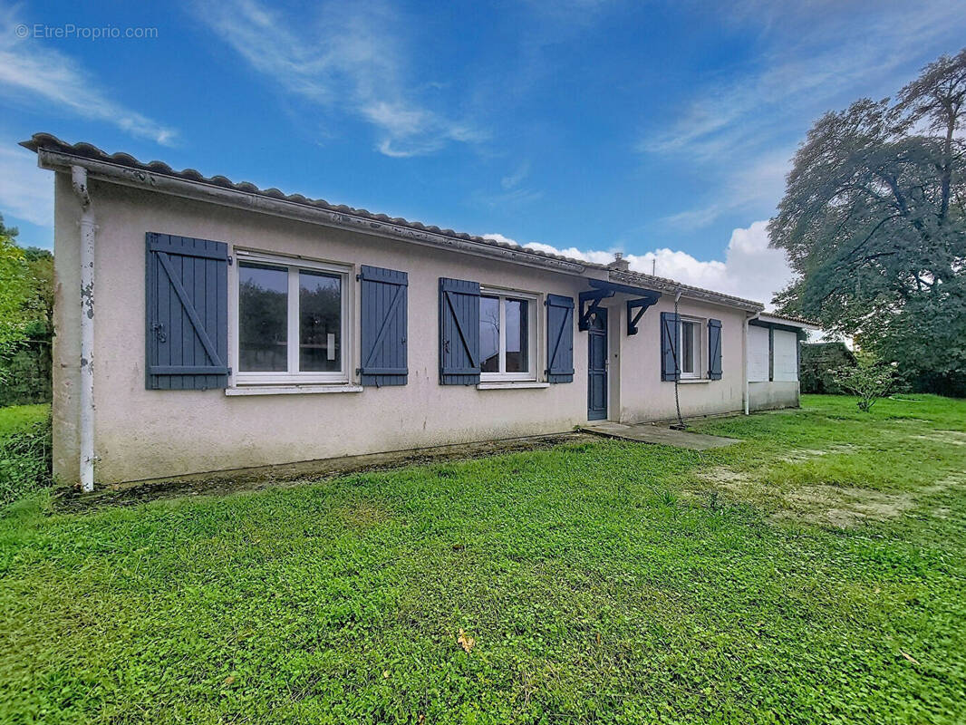 Maison à PAREMPUYRE