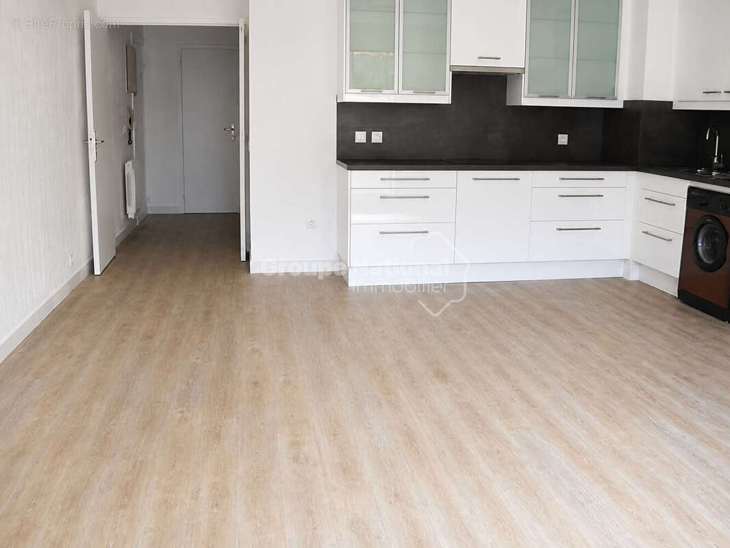 Appartement T2 avec ascenseur et parking dans le centre ville de Carry le Rouet - photo 3