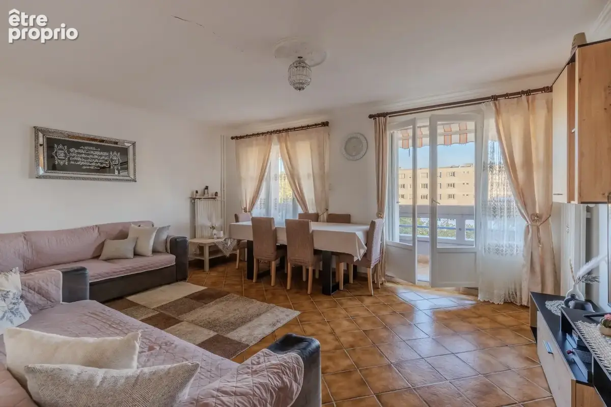 Appartement 3 pièces 66 m² à vendre à Venissieux (69200) - photo 1