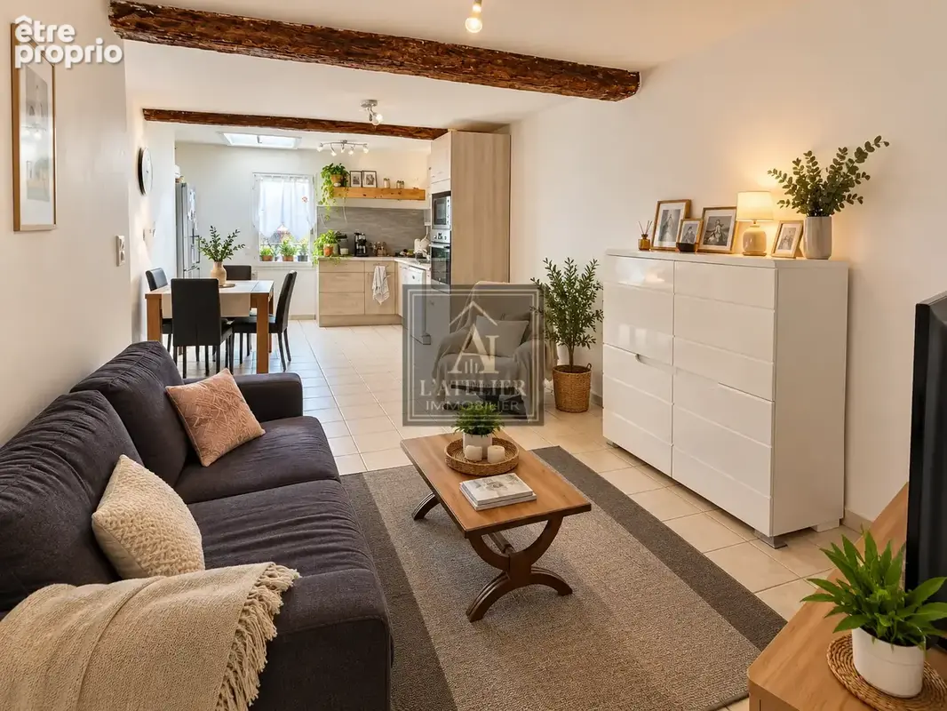 Appartement à SOLLIES-TOUCAS