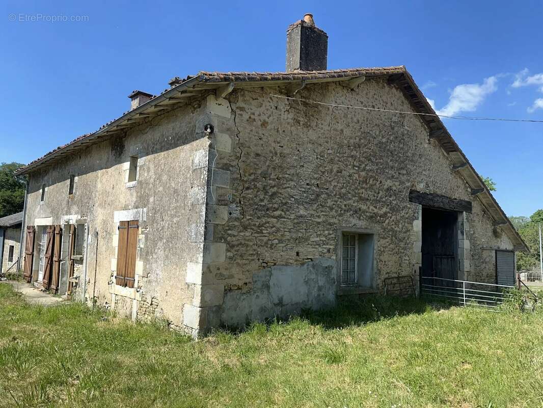 Maison à MAUPREVOIR