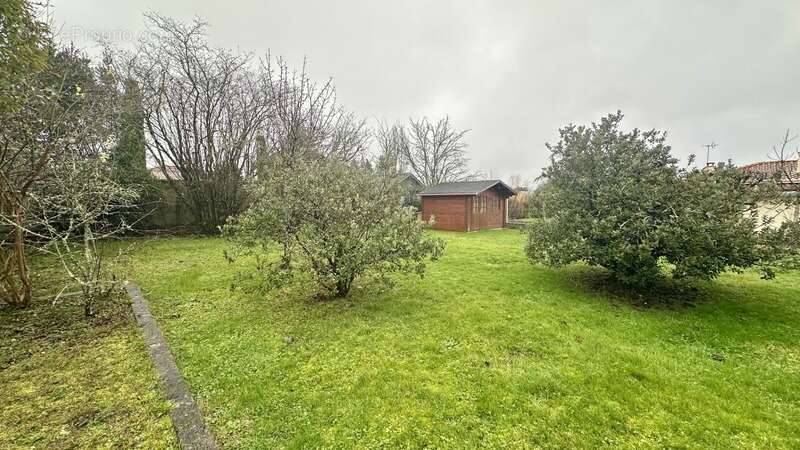 Maison à FARGUES-SAINT-HILAIRE