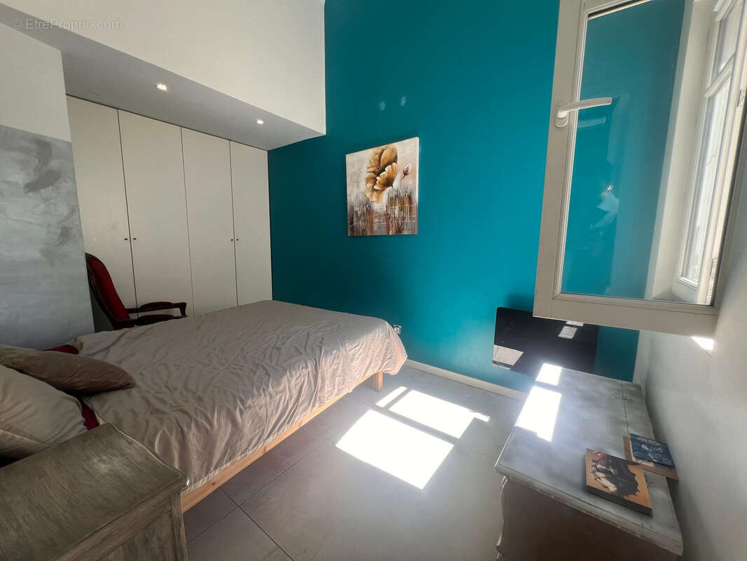 Appartement à MARSEILLE-1E