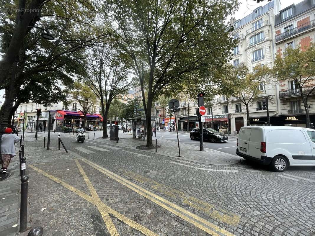Autre à PARIS-20E