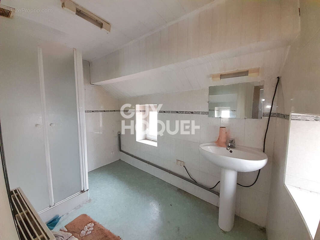 Appartement à LIGNY-LE-CHATEL
