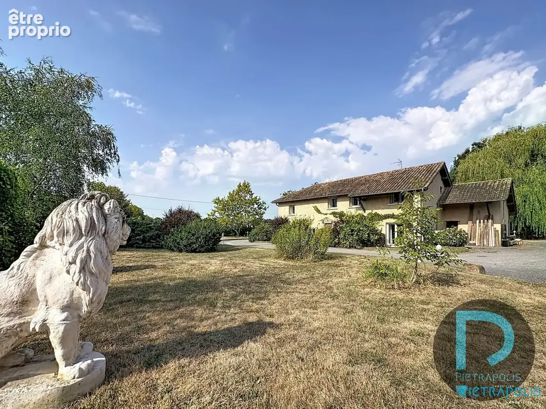 Maison 6 pièces 175 m² à vendre à Saint-Trivier-Sur-Moignans (01990) - photo 2