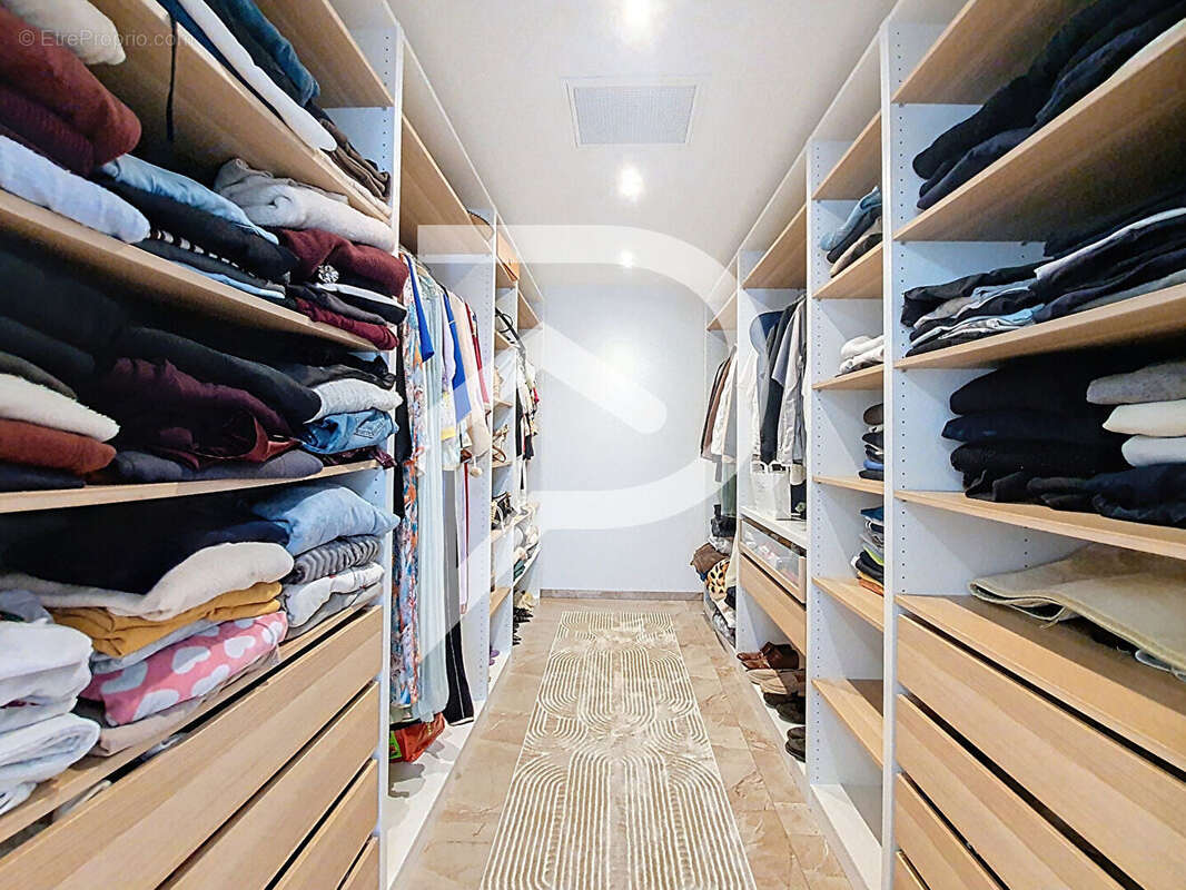 Maison à MONTELIMAR