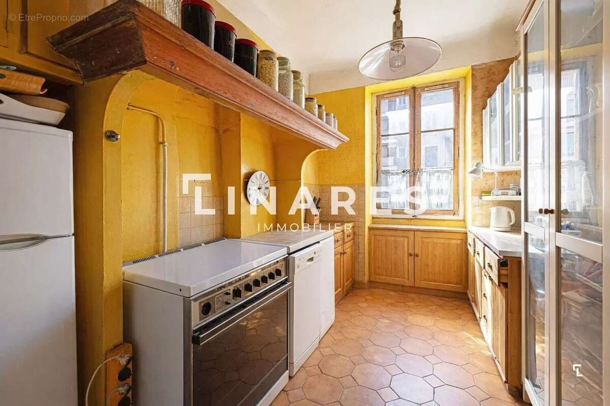 Appartement à MARSEILLE-1E