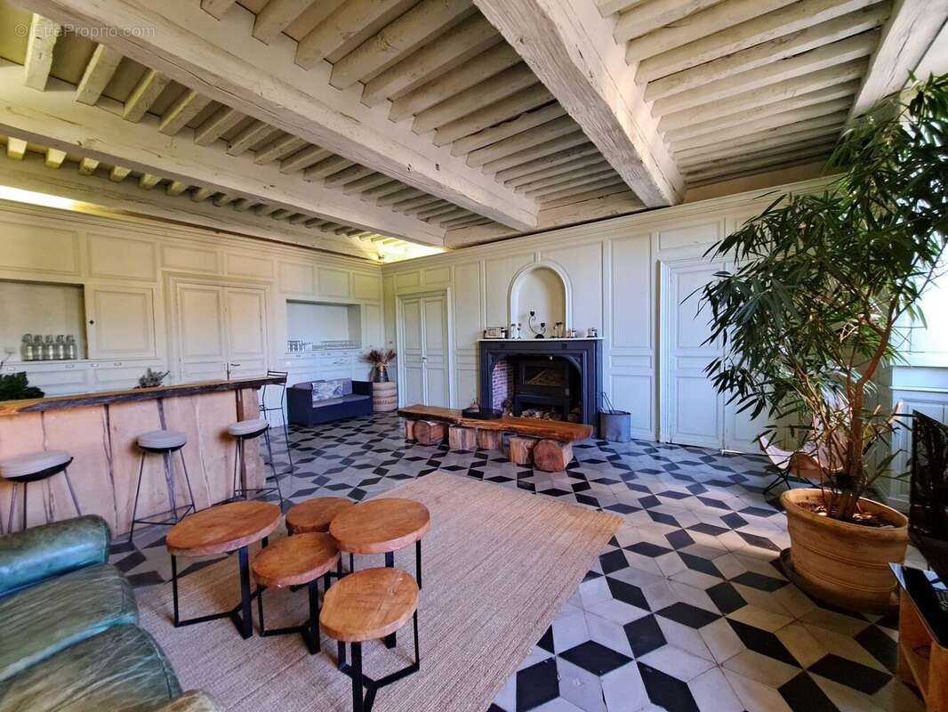 Autre à VIC-FEZENSAC