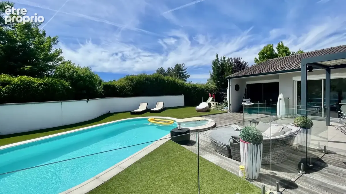 Superbe Villa familiale avec piscine, jardin paysagé et terrain de pétanque / visite virtuelle. - photo 5