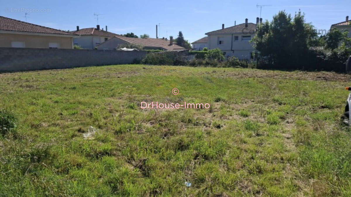 Terrain 1270 m² à Marmande  - photo 3