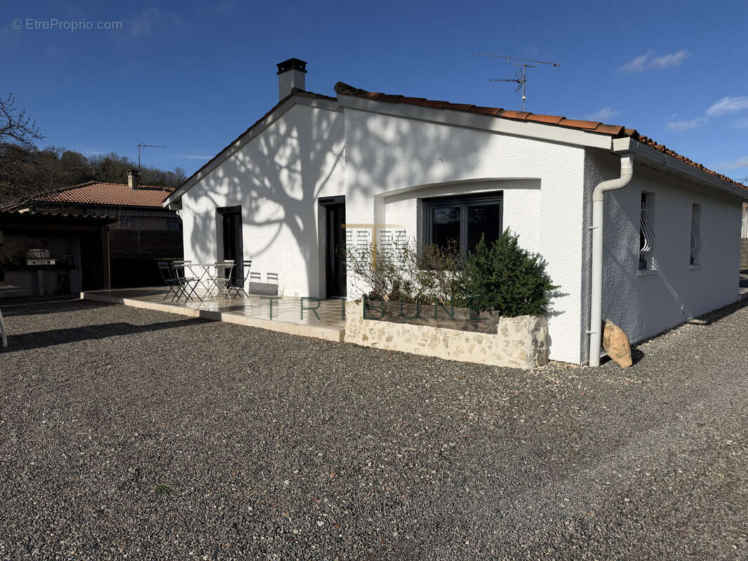 Maison à LAYRAC