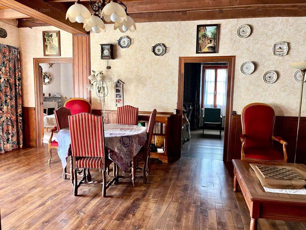 Maison 249 m² à Villereal  - photo 7