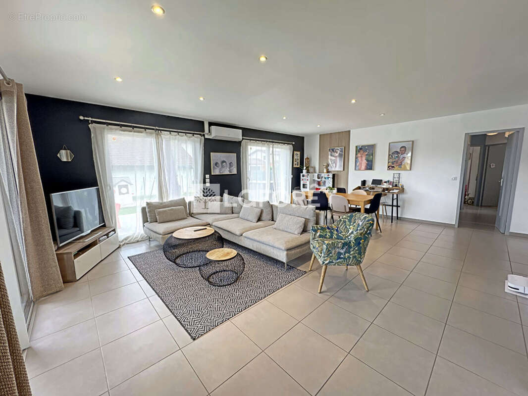 Maison à SAINT-ETIENNE-DU-BOIS