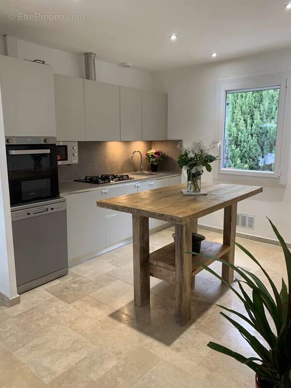 Maison à SAINTE-ANASTASIE-SUR-ISSOLE