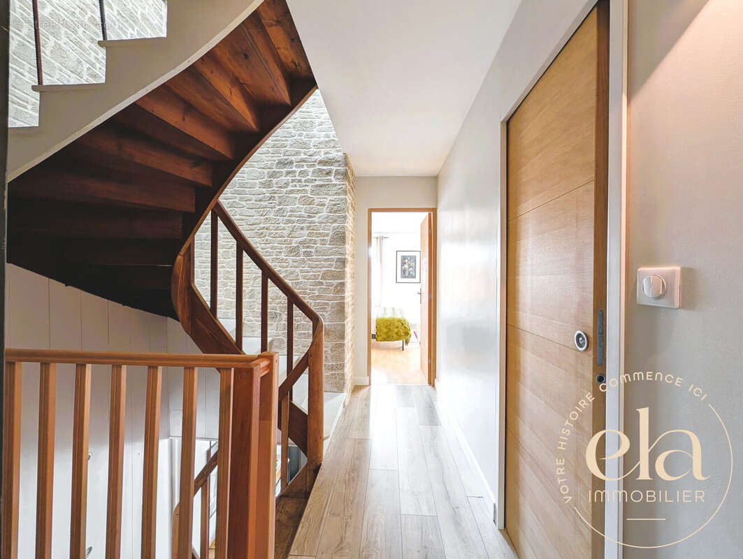 Maison 182 m² à Pouzauges  - photo 5