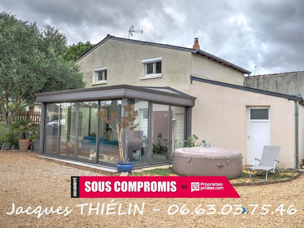 Maison à LONGUE-JUMELLES