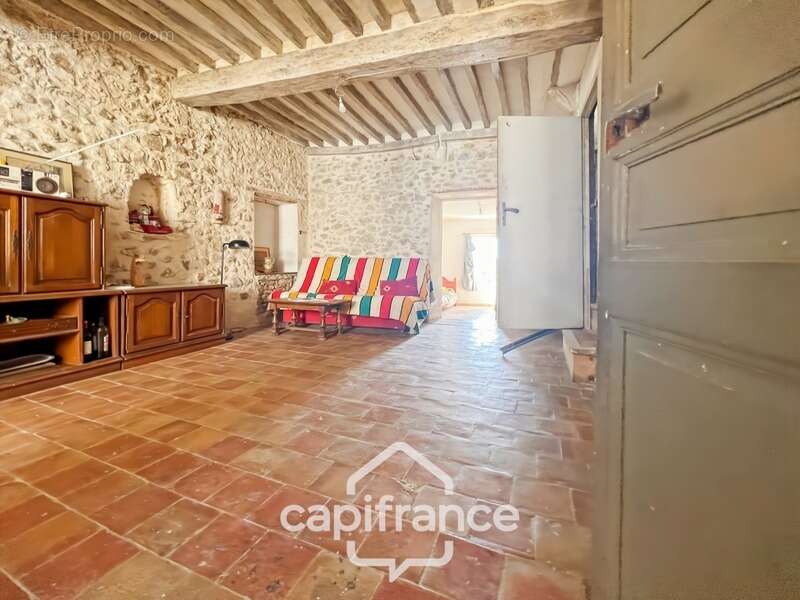 Maison à CAMPS-LA-SOURCE