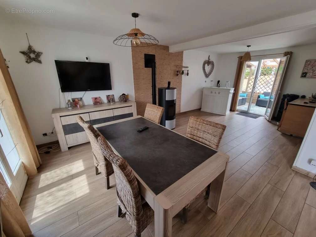 Maison à MOUROUX