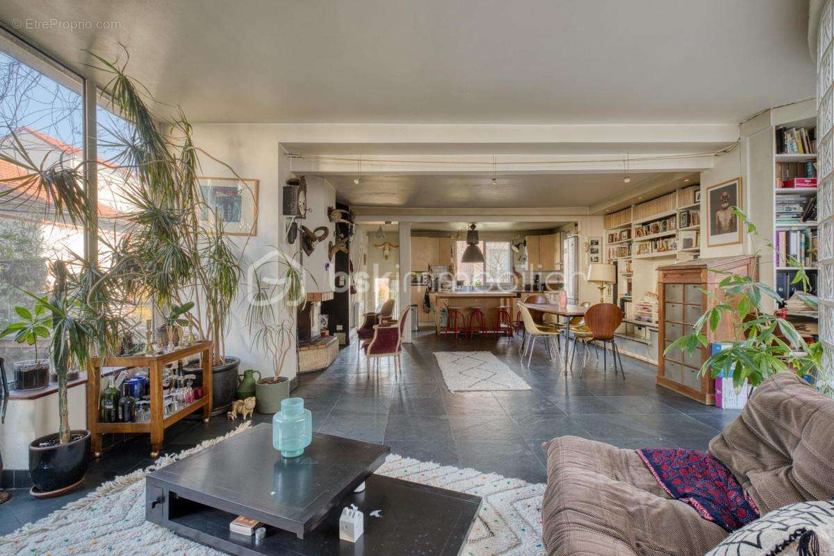 Maison de ville T5 (4 chambres) de 155 m2 - VILLA CHASSAGNOLLE - LES LILAS - photo 2