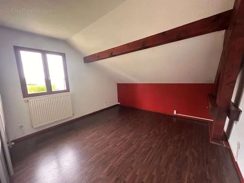 Maison à CRUSEILLES