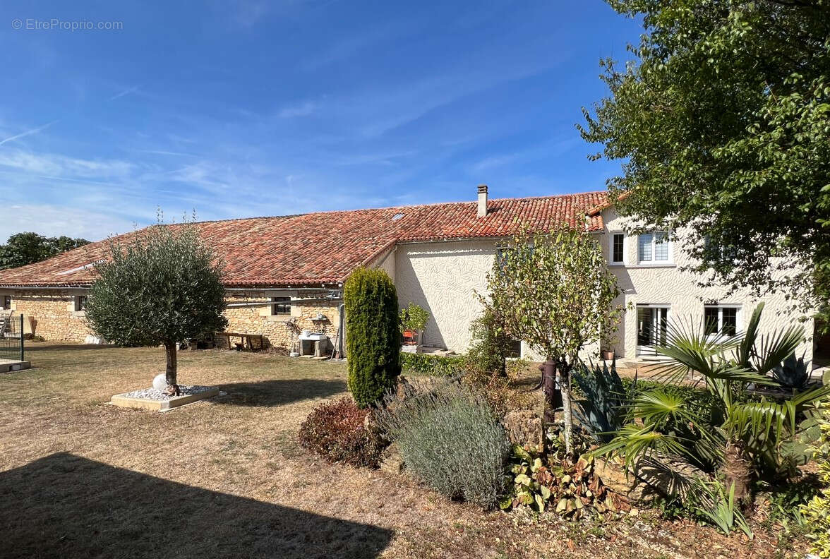 Maison 166m² à savigné - photo 2