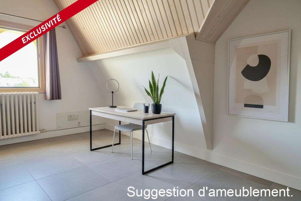 Maison à LONGUE-JUMELLES