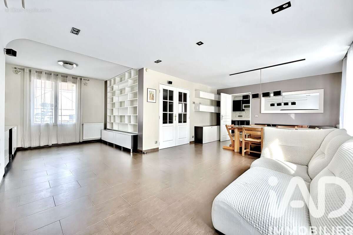 Photo 3 - Maison à BUSSY-SAINT-GEORGES