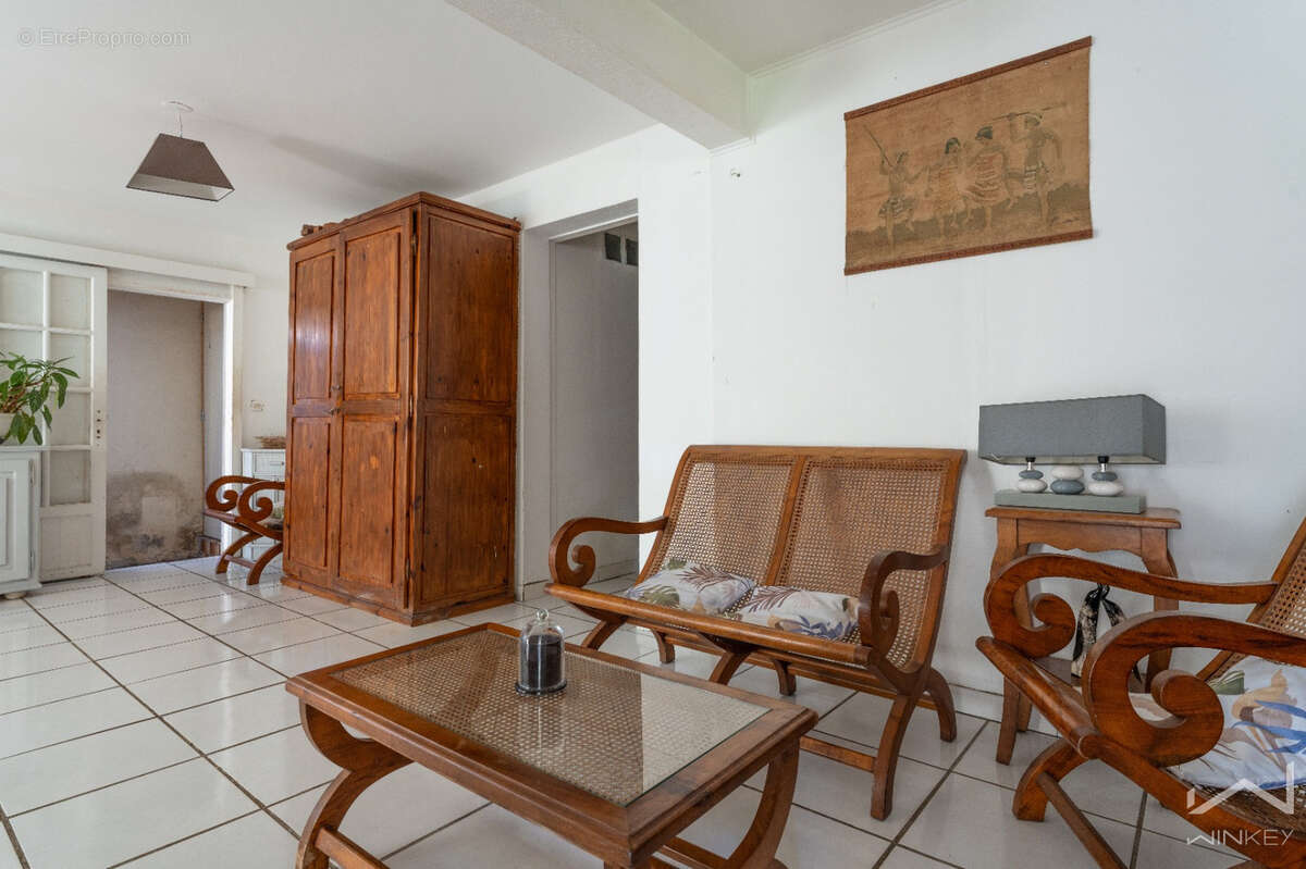 EXCLUSIVITÉ · Maison 230 m2 · 2 logements indépendants · Le Tampon 12ème Km · - photo 15