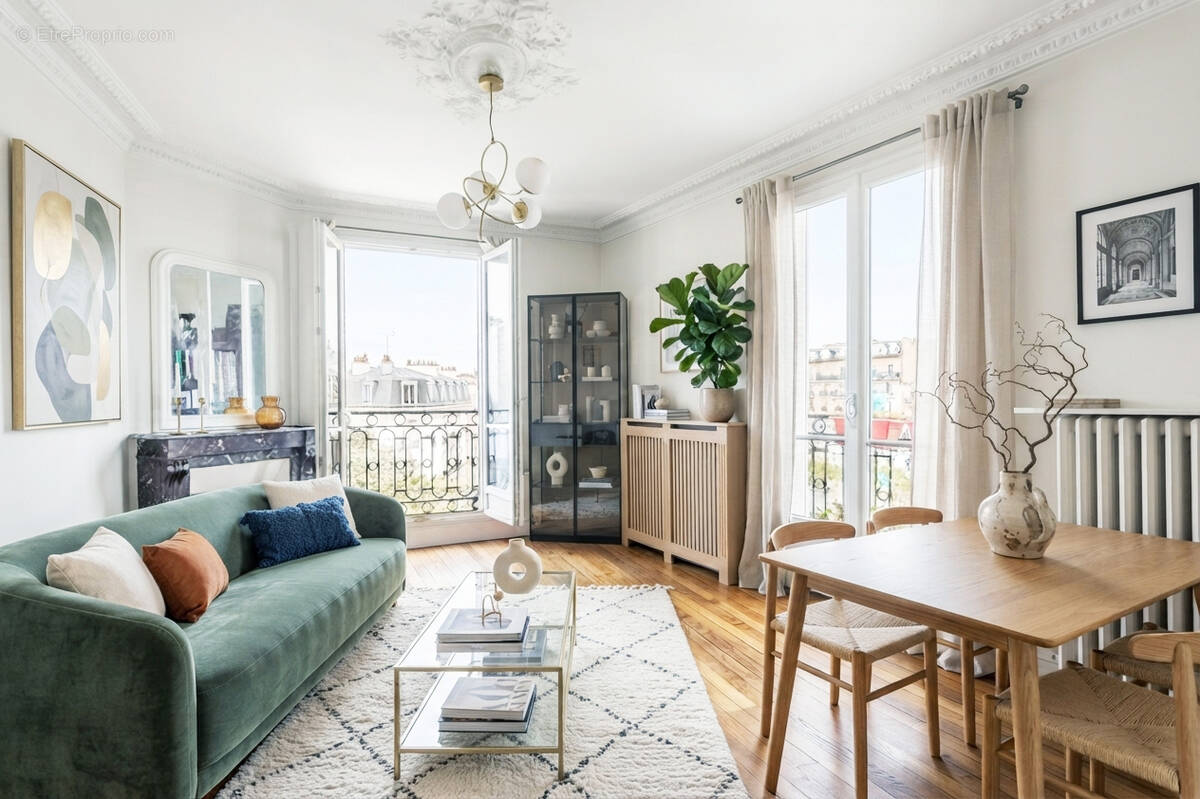 Appartement à LA GARENNE-COLOMBES