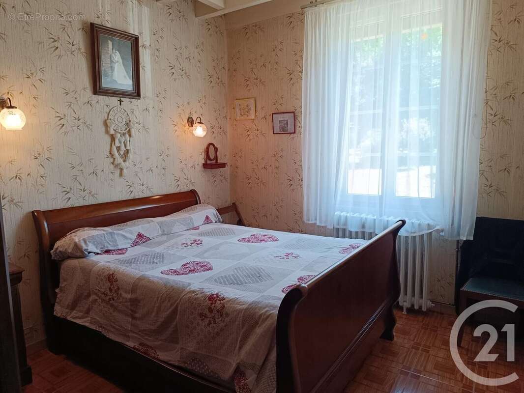 Maison 106 m² à Cercoux  - photo 5