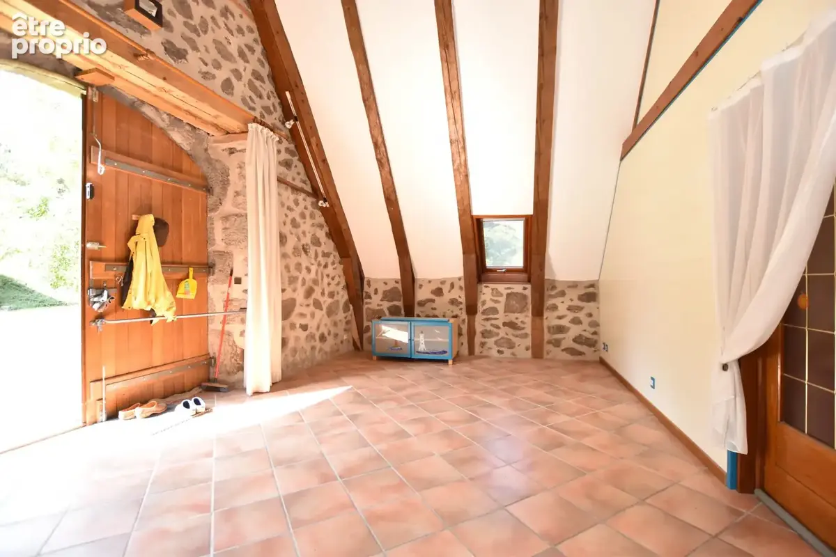Maison 177 m² à Le Falgoux  - photo 6