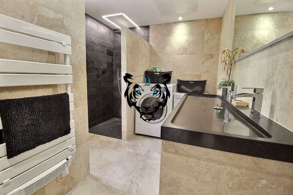 Superbe Duplex Sainte Maxime 5 pièce(s) 139 m2 avec garage et box ouvert - photo 9