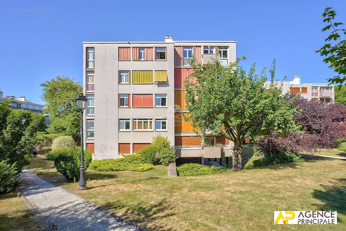 Appartement  4 pièce(s) - Chateau - seine hippodrome - photo 6