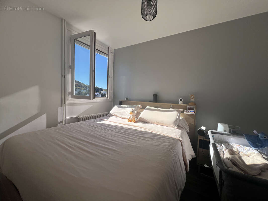 Appartement à SAINT-ETIENNE