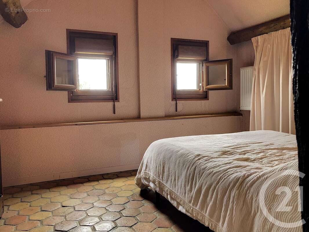 Maison 212 m² à Rouvres  - photo 6