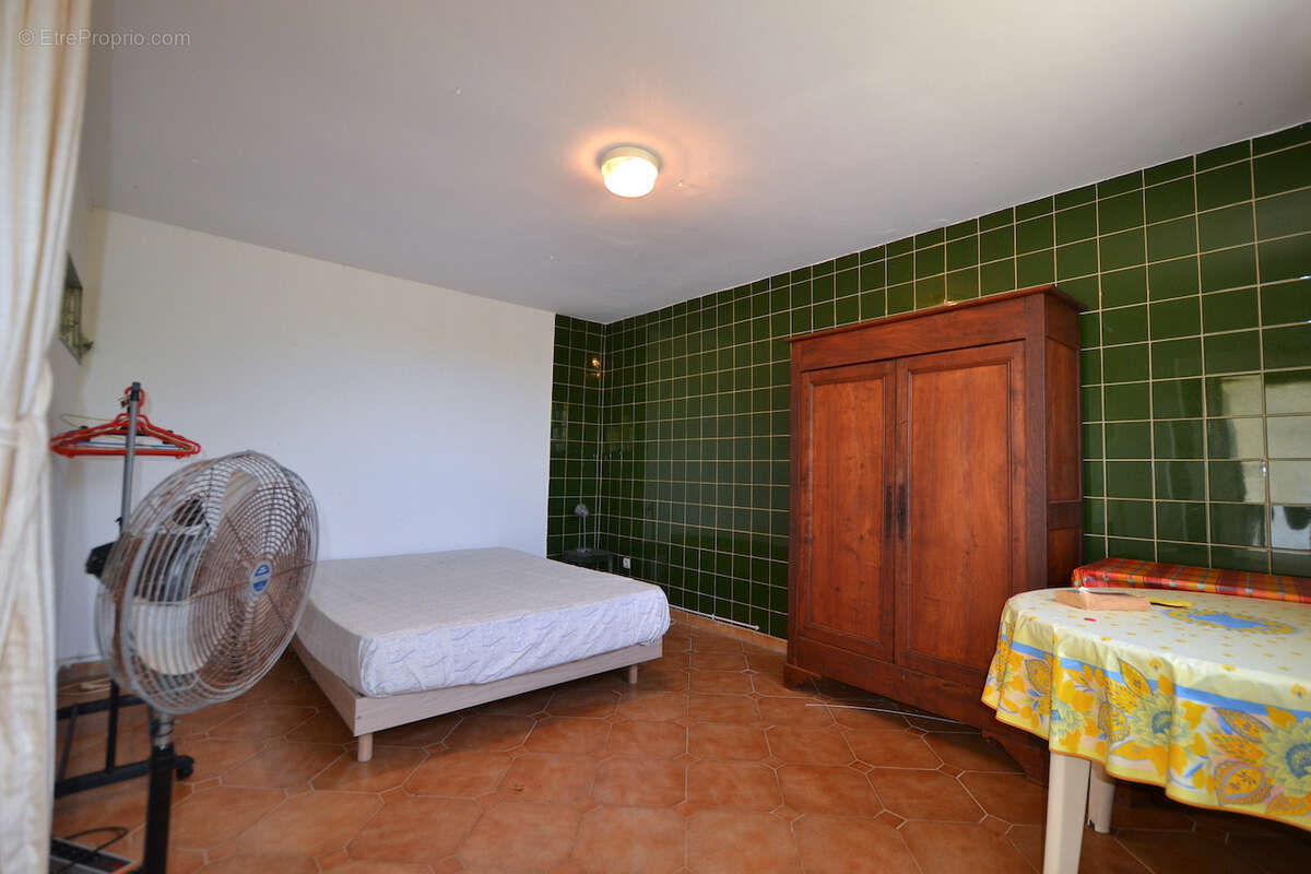 EXCLUSIVITÉ   Villa avec vue mer panoramique sur 1800 m2 de terrain. - photo 11