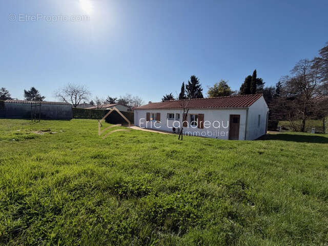 Maison à POIROUX