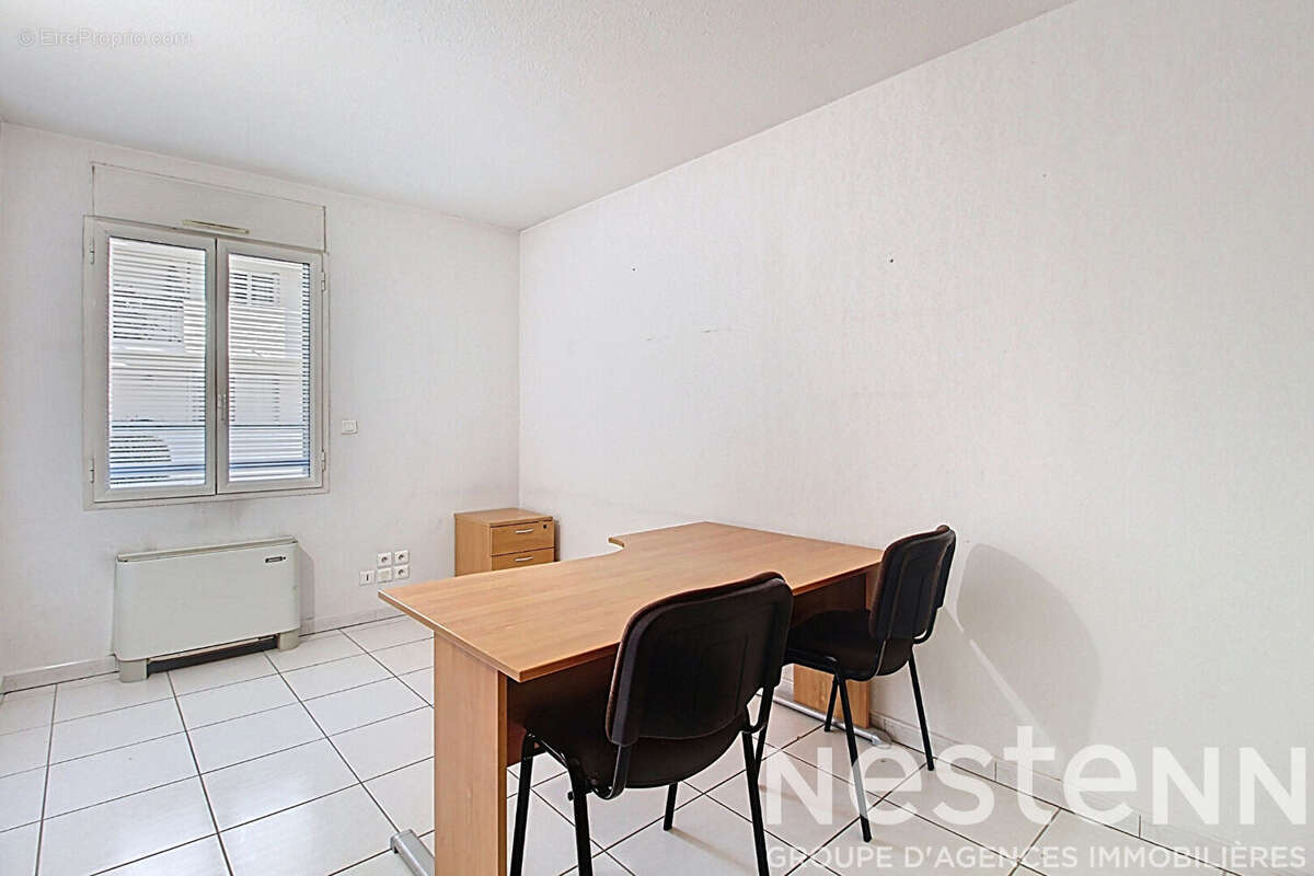 À vendre - locaux professionnels / bureaux 93m² - draguignan centre-ville avec possibilité de changement de destination - photo 6