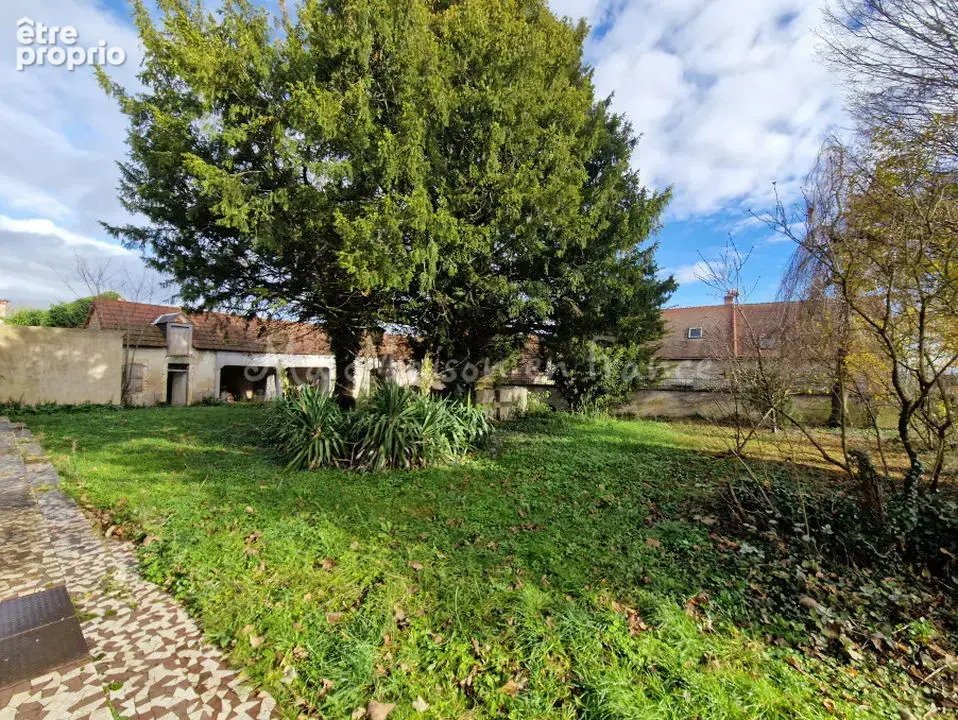 Maison 8 pièces 180 m² à vendre à Saint-Pourcain-Sur-Sioule (03500) - photo 3