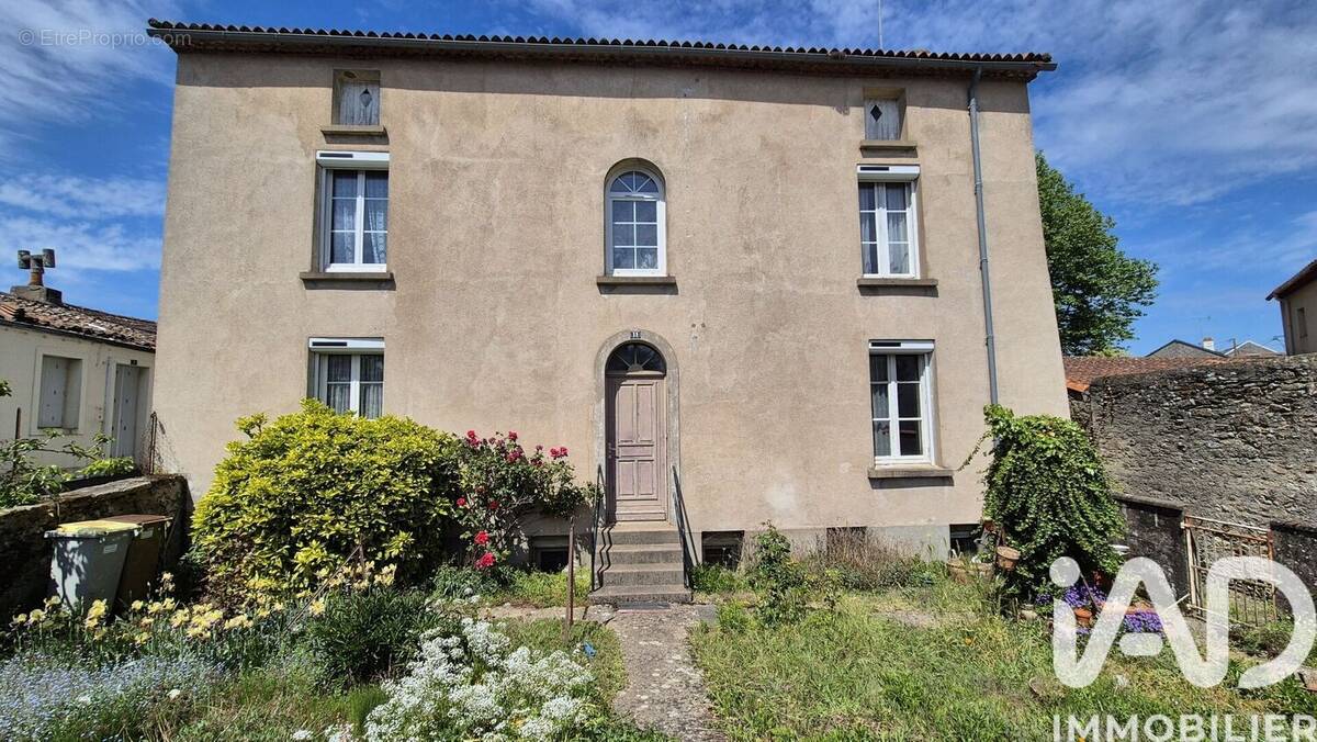 Photo 1 - Maison à LA TESSOUALLE