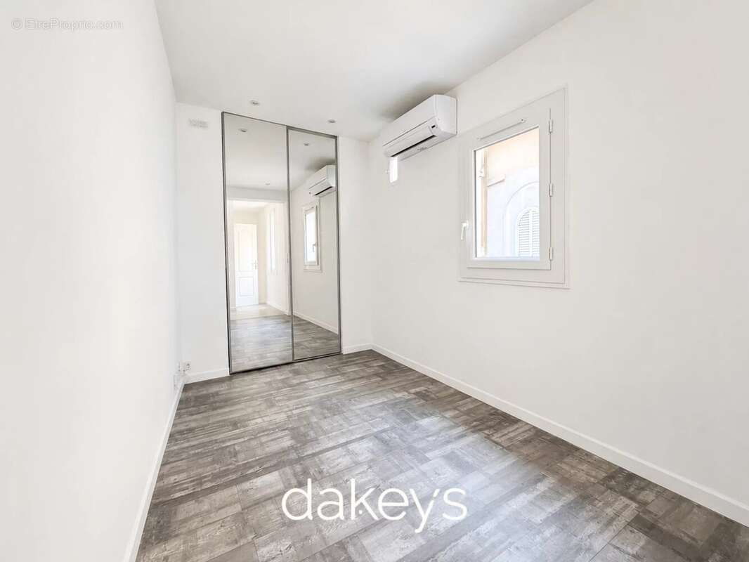 A Vendre Marseille 13006 Castellane - T2 au calme - photo 3