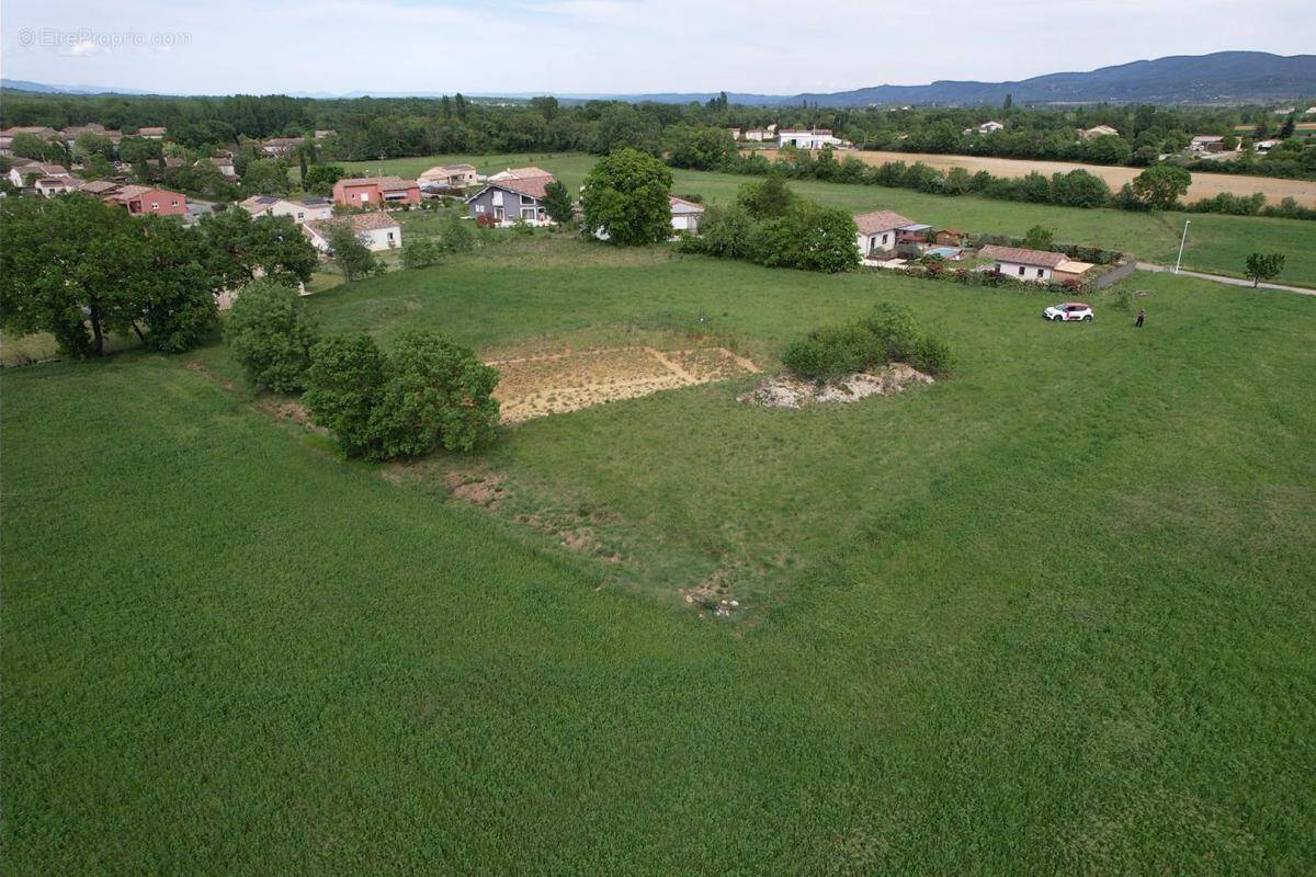 Terrain à BERRIAS-ET-CASTELJAU